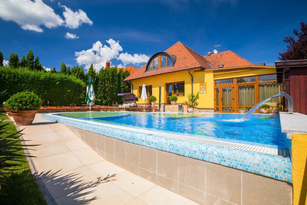 Hotel Mayer Alsóörs Dış mekan fotoğraf